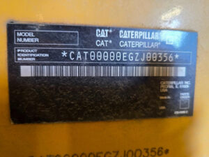 U3-005 · Caterpillar product identification plate