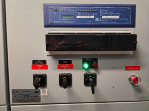 U2-090 · Auxiliary control panel