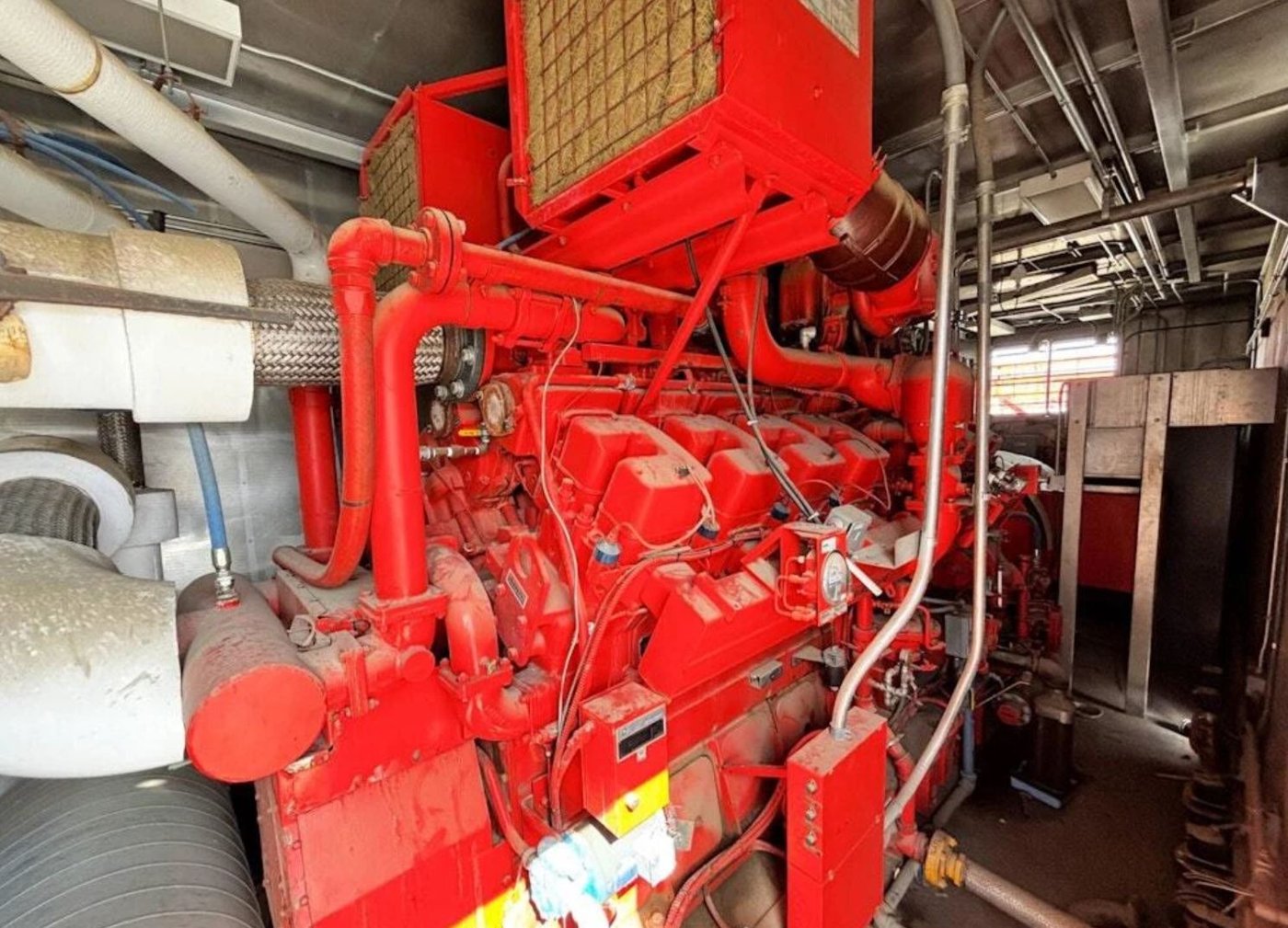 1,750 kW Waukesha P9390GSI natural-gas generator &mdash; standby rating