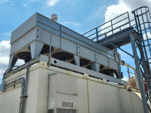 U1-008 &middot; Fanned radiator and mezzanine