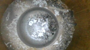 U3-048 · Combustion-chamber / piston-crown view