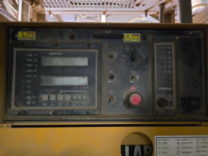 U4-014 · Caterpillar control panel