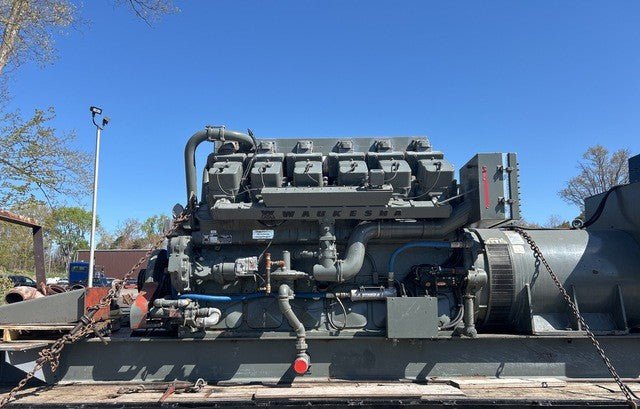 700 kW Waukesha L7042GU natural-gas generator